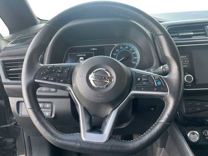 Nissan Leaf Tekna 40 kWh Navi Leder Soundsystem Bose 360 Kamera LED ACC Apple CarPlay Androi